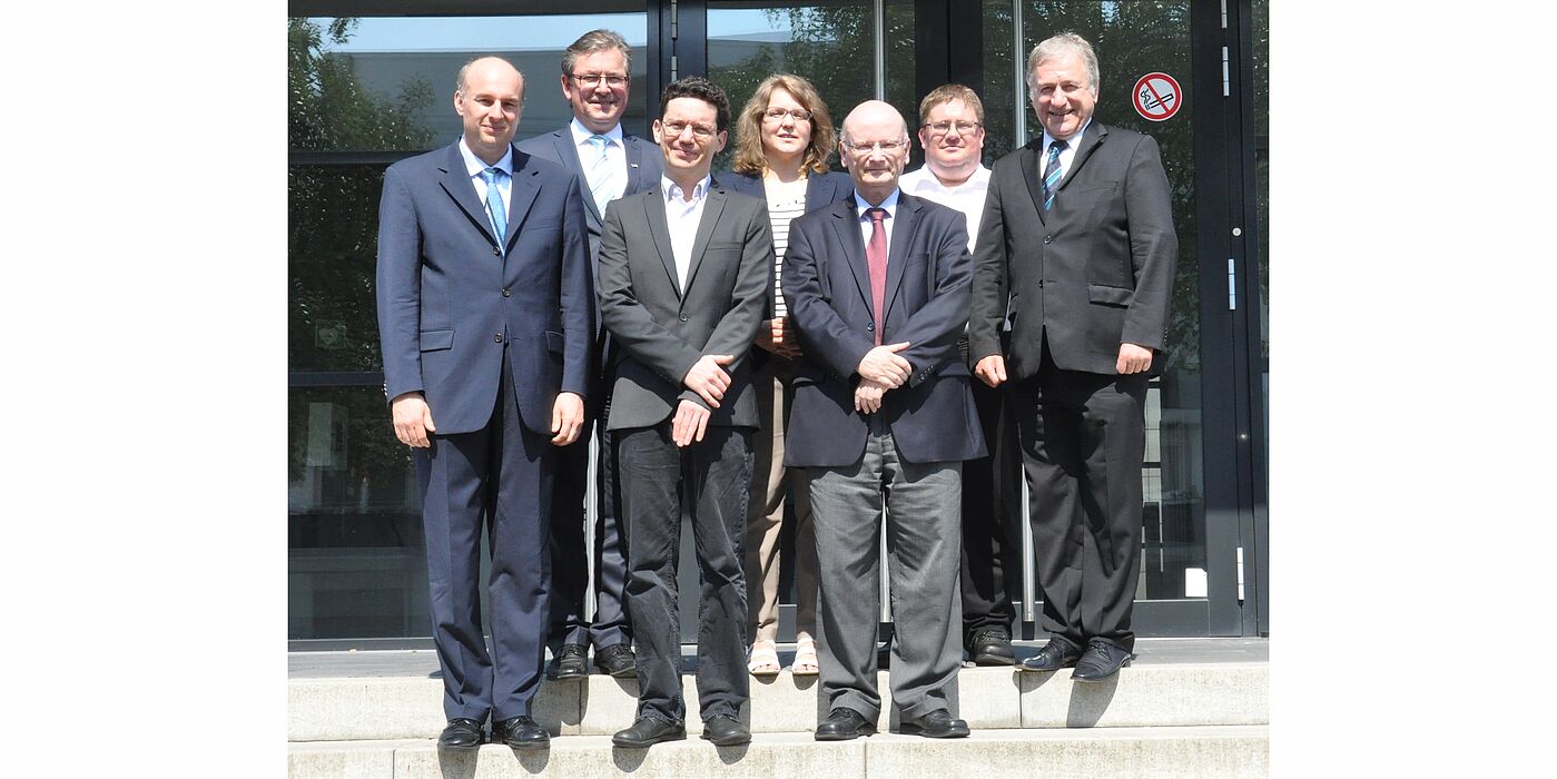 Foto (Universität Paderborn): v. l.: Dekan der Fakultät EIM Prof. Dr. Jürgen Klüners, Bürgermeister Michael Dreier, Prof. Dr. Wendelin Werner (ETH Zürich), Vizepräsidentin für Forschung und wissenschaftlichen Nachwuchs Prof. Dr. Christine Silberho