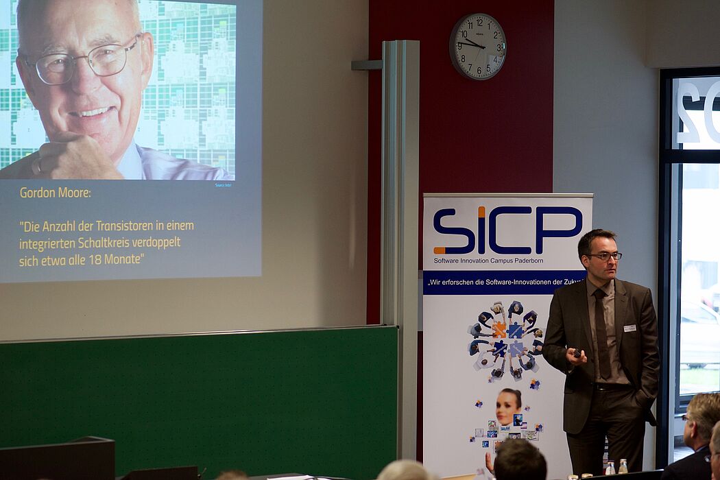 Foto (Universität Paderborn): Prof. Dr.-Ing. Jan Pelzl, Leiter des Lehrstuhls Computer Security an der Hochschule Hamm-Lippstadt.