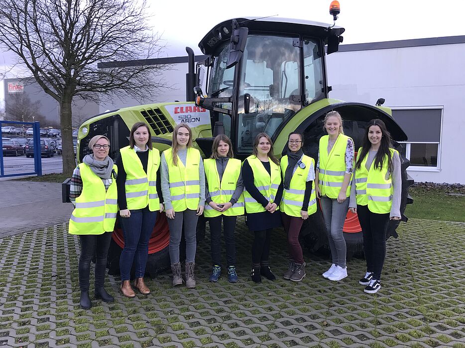 Foto (Universität Paderborn): Teilnehmerinnen des Mentoring-Programms aus dem vergangenen Jahr.